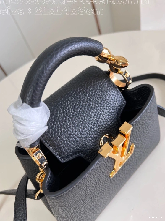 VUITTON LOUIS CAPUCINES MINI-21*14*8CM 0524